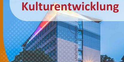 Landkreisgebäude Göttingen mit Schriftzug Kulturentwicklung